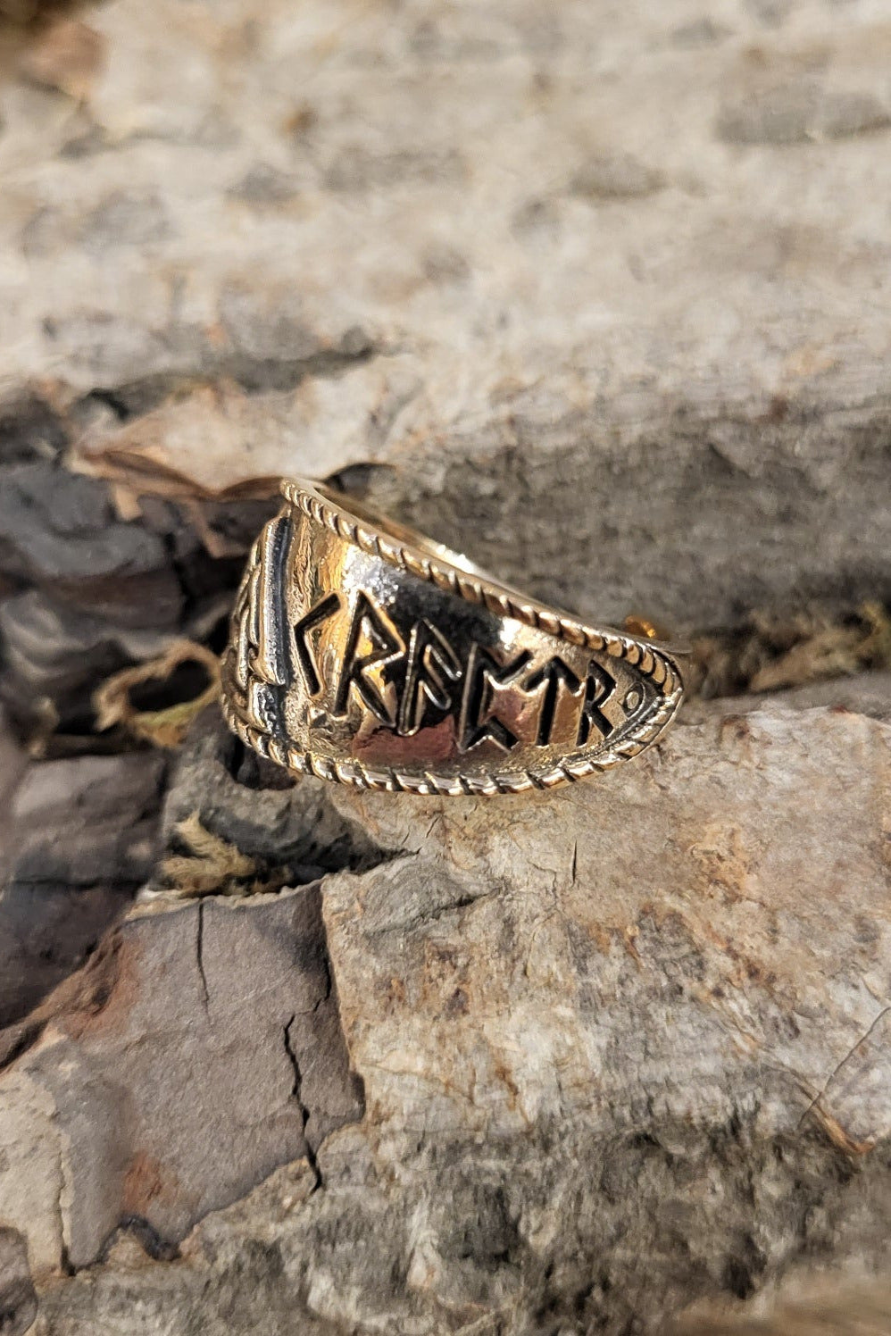 Viking Power Ring with Valknut in Bronze