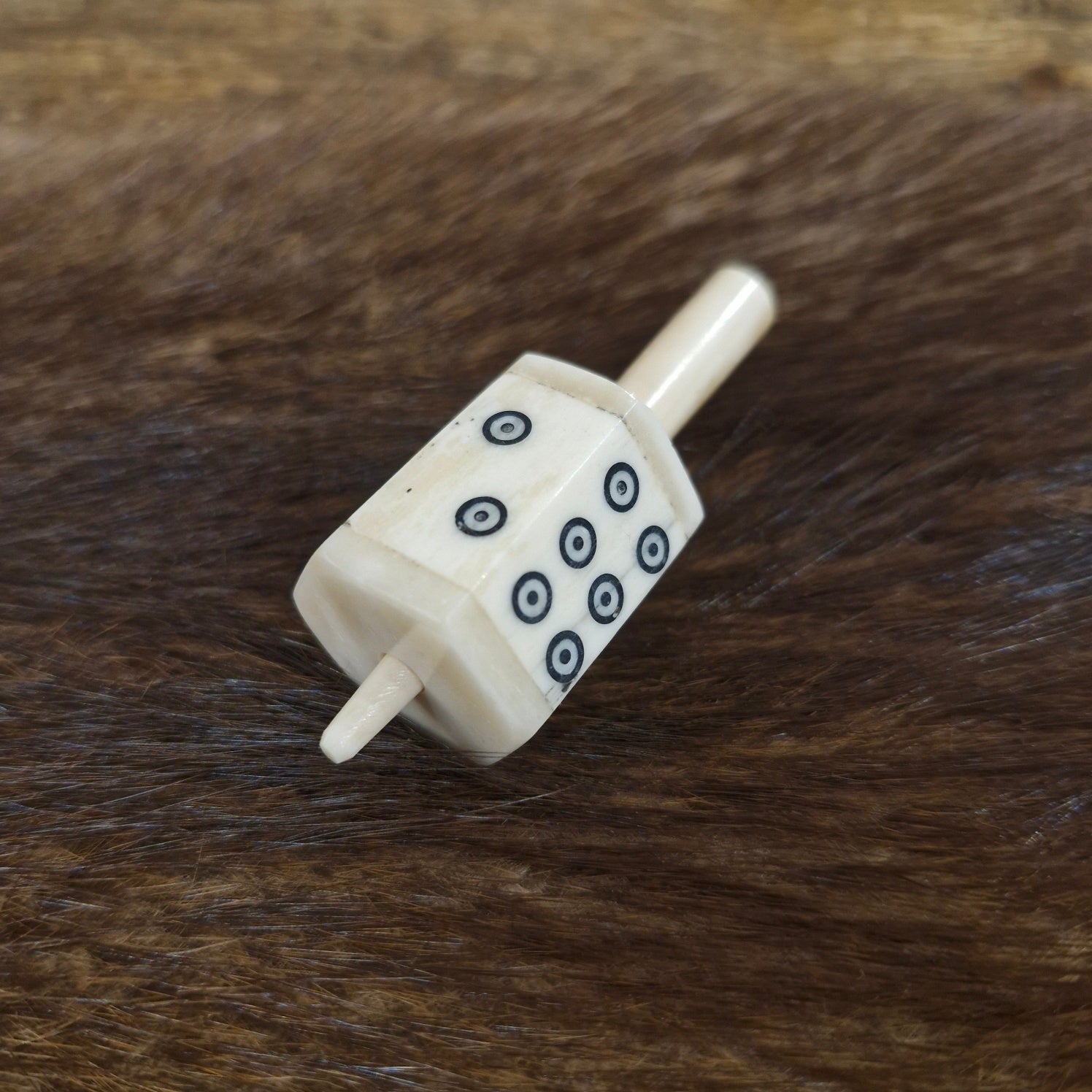 Viking bone dice top