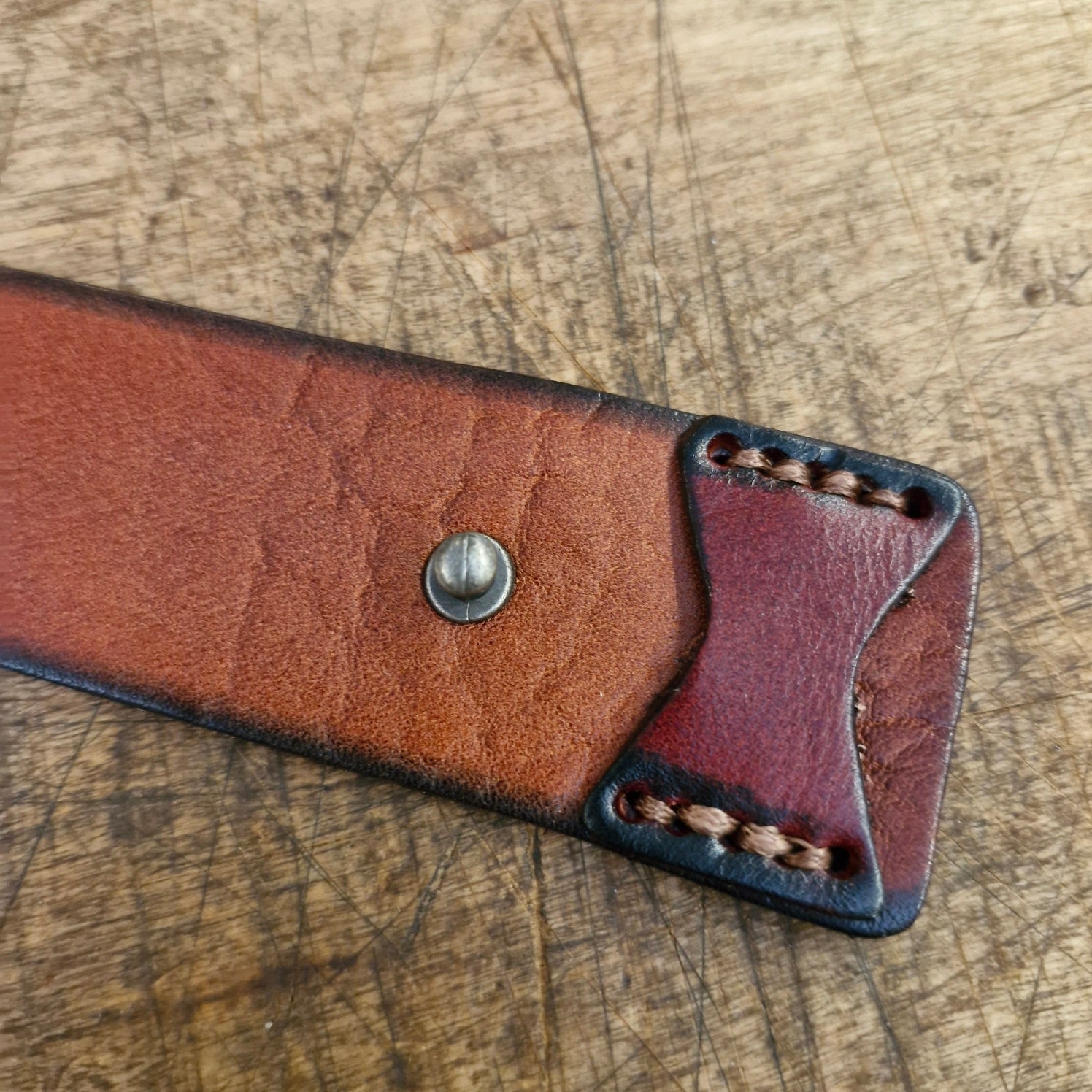 Wikinger Lederarmband mit Runeninschrift
