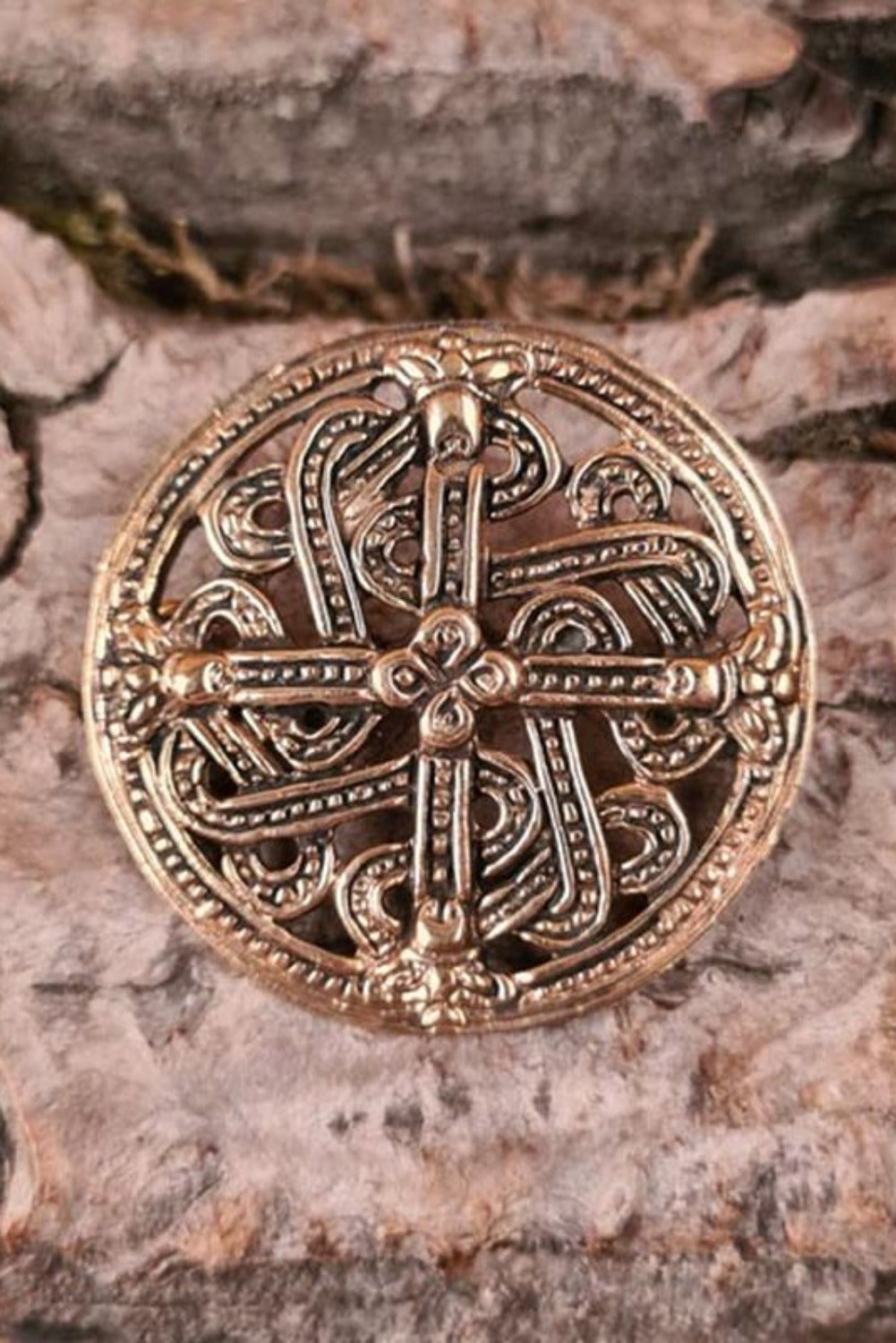 Viking disc brooch Vestfold in Borre style made of bronze - Replica