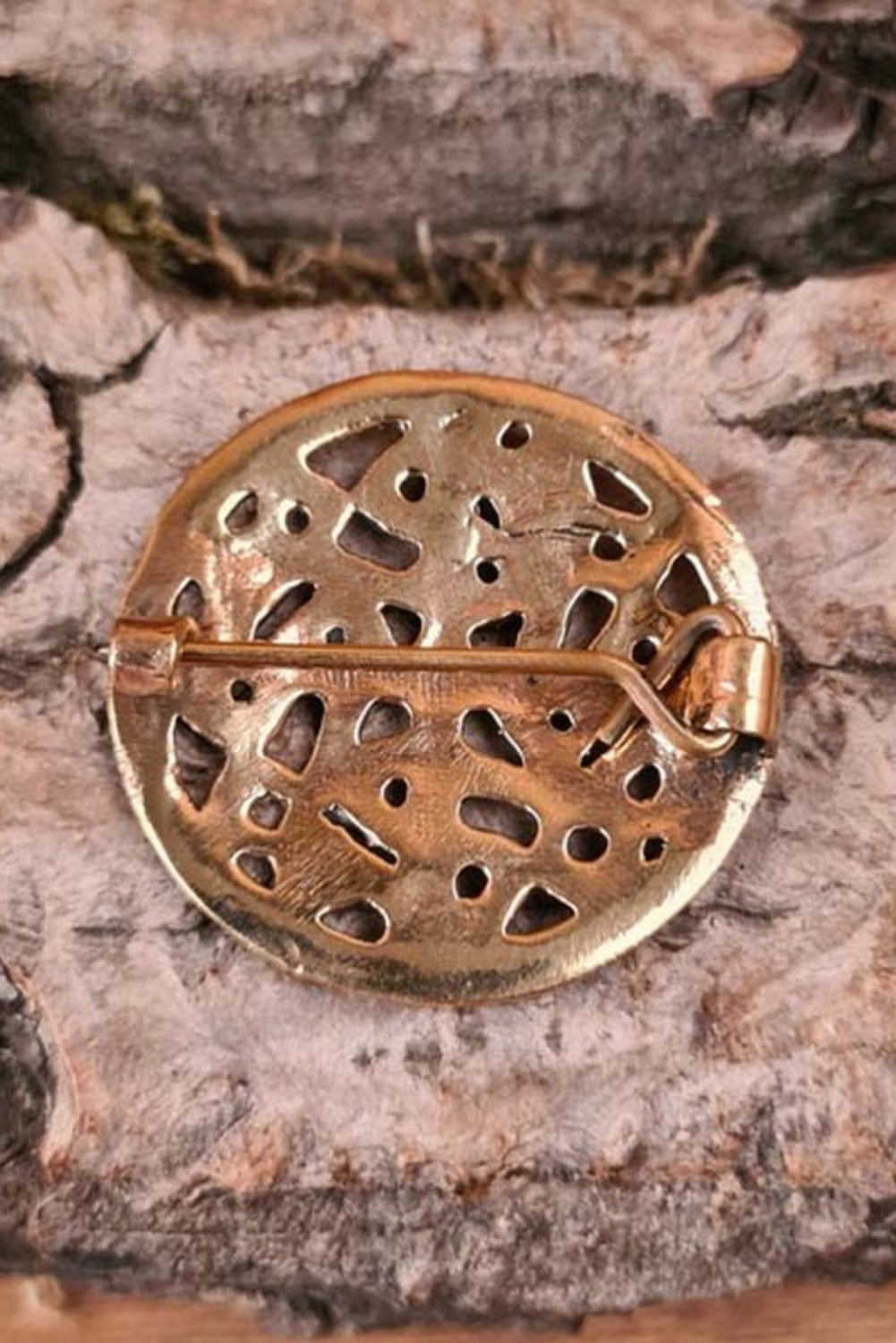 Viking disc brooch Vestfold in Borre style made of bronze - Replica