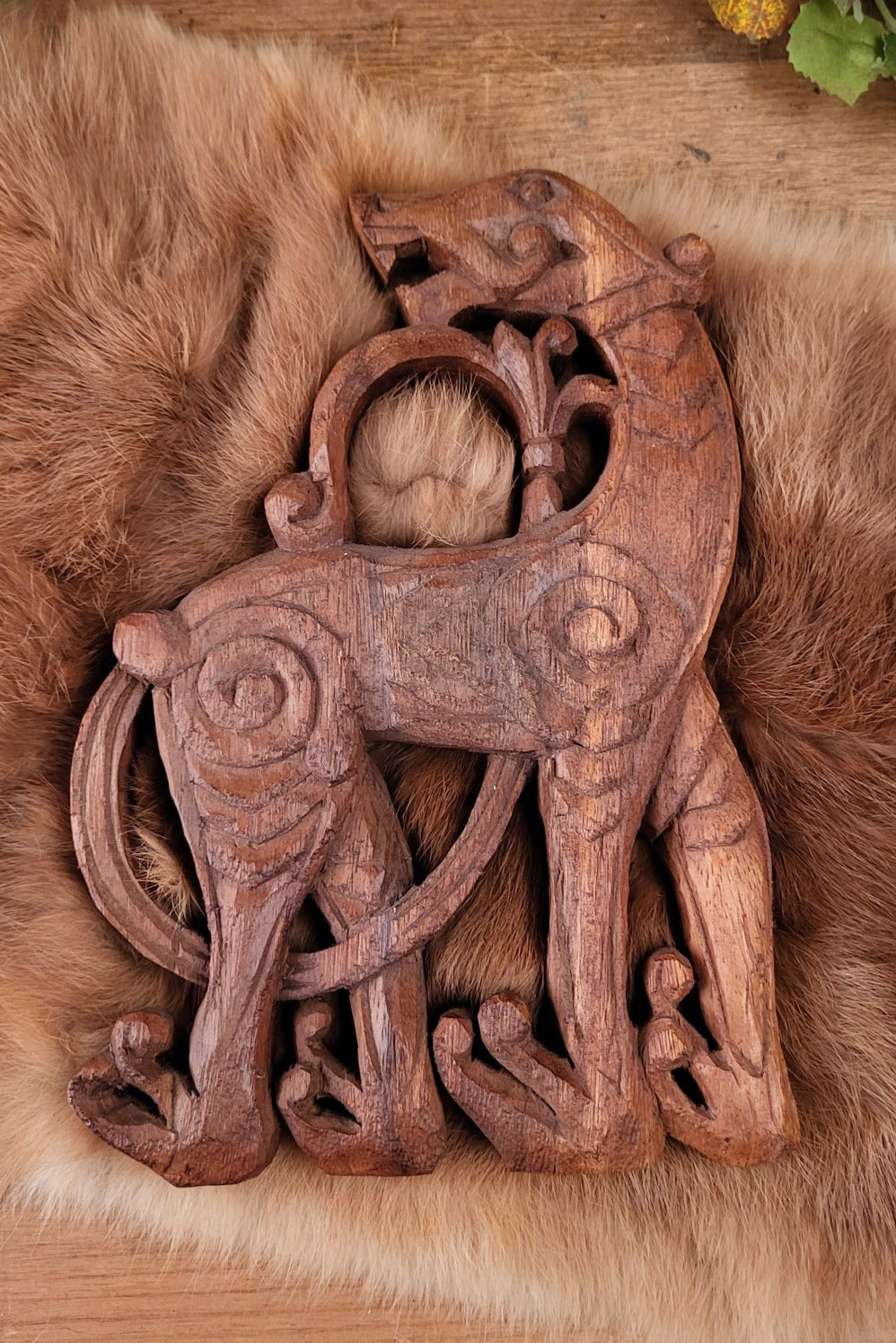 Wikinger Trinkhornständer Fenriswolf aus Holz