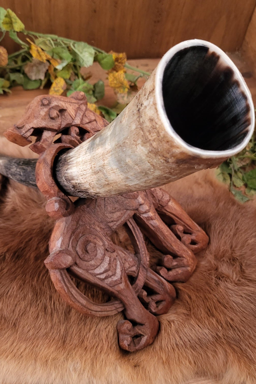 Wikinger Trinkhornständer Fenriswolf aus Holz