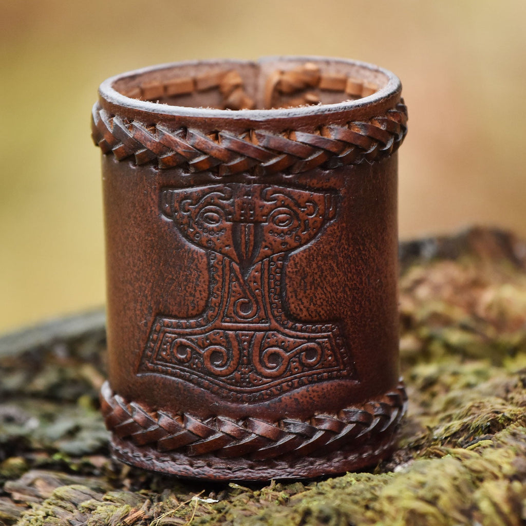 Wikinger Würfelbecher mit Thorshammer aus Leder