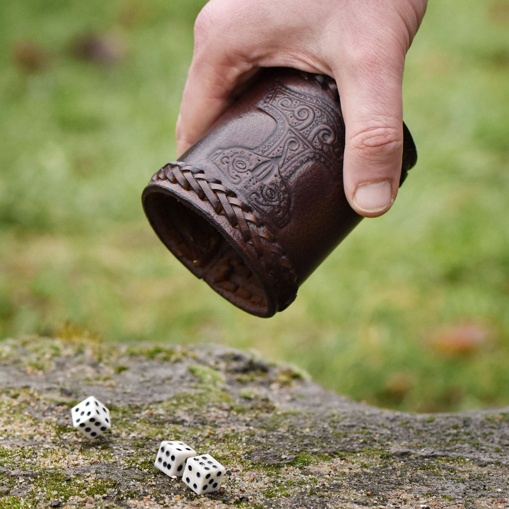 Wikinger Würfelbecher mit Thorshammer aus Leder