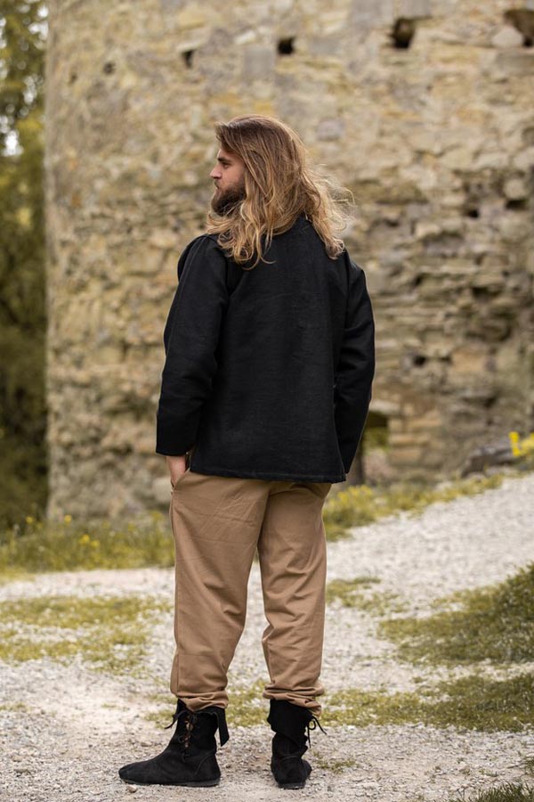 Viking shirt with wooden buttons
