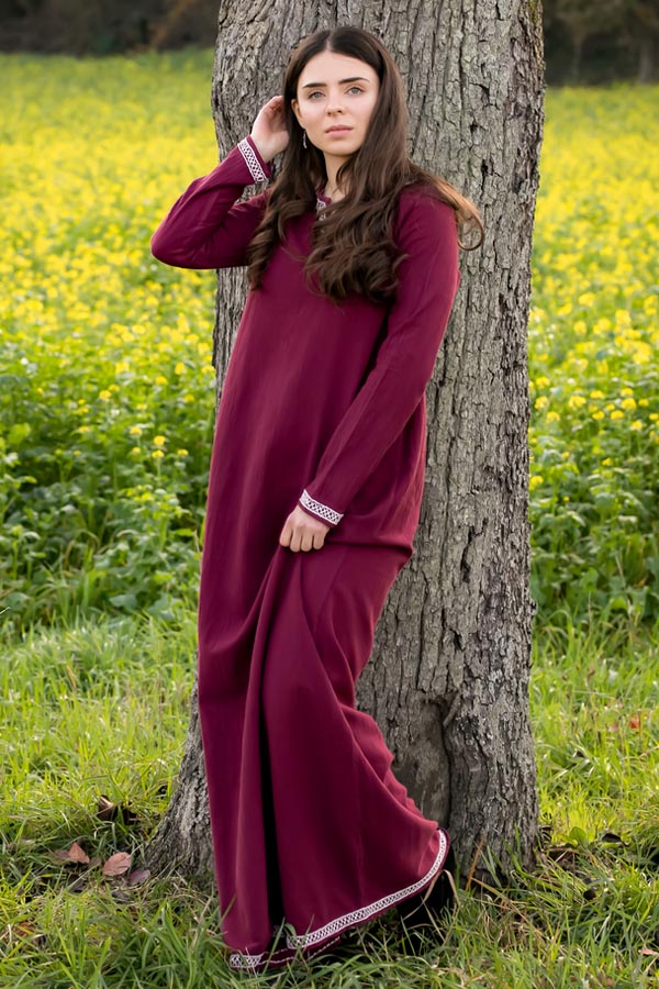 Edles Wikingerkleid Alva mit Handstickereien