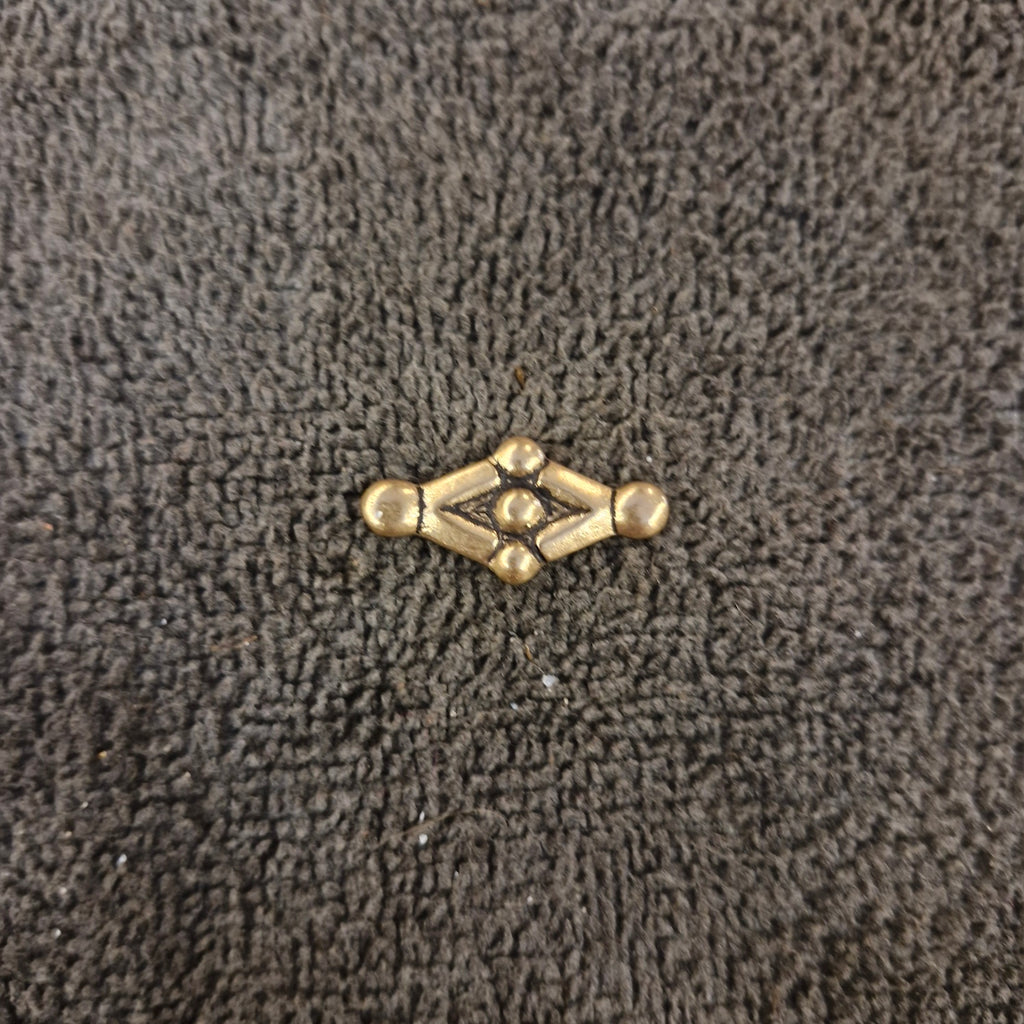 Frühmittelalter Gürtelbeschlag Kiewer Rus Raute aus Bronze für 2,5 cm Riemen - Replik