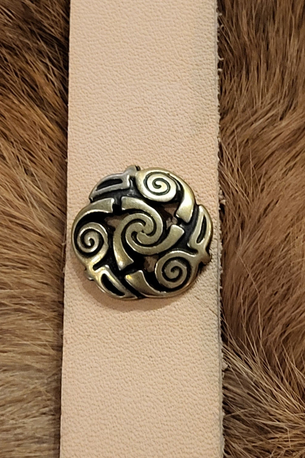 Celtic decorative rivet triple spiral for 3 cm straps