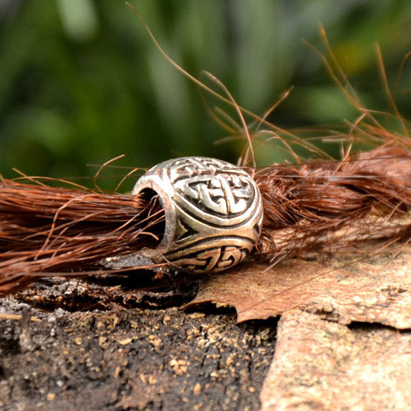 Celtic Beard & Jewelry Bead Shield Knot made of Silver