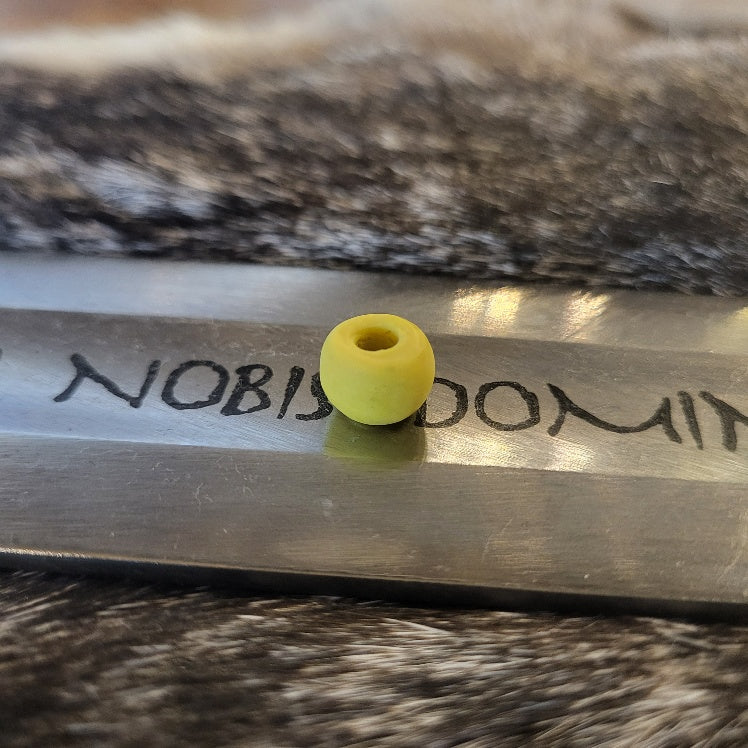 Kleine Mittelalter Kugelperle aus Glas