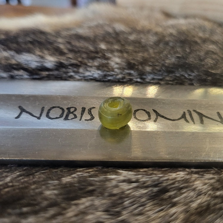 Kleine Mittelalter Kugelperle aus Glas