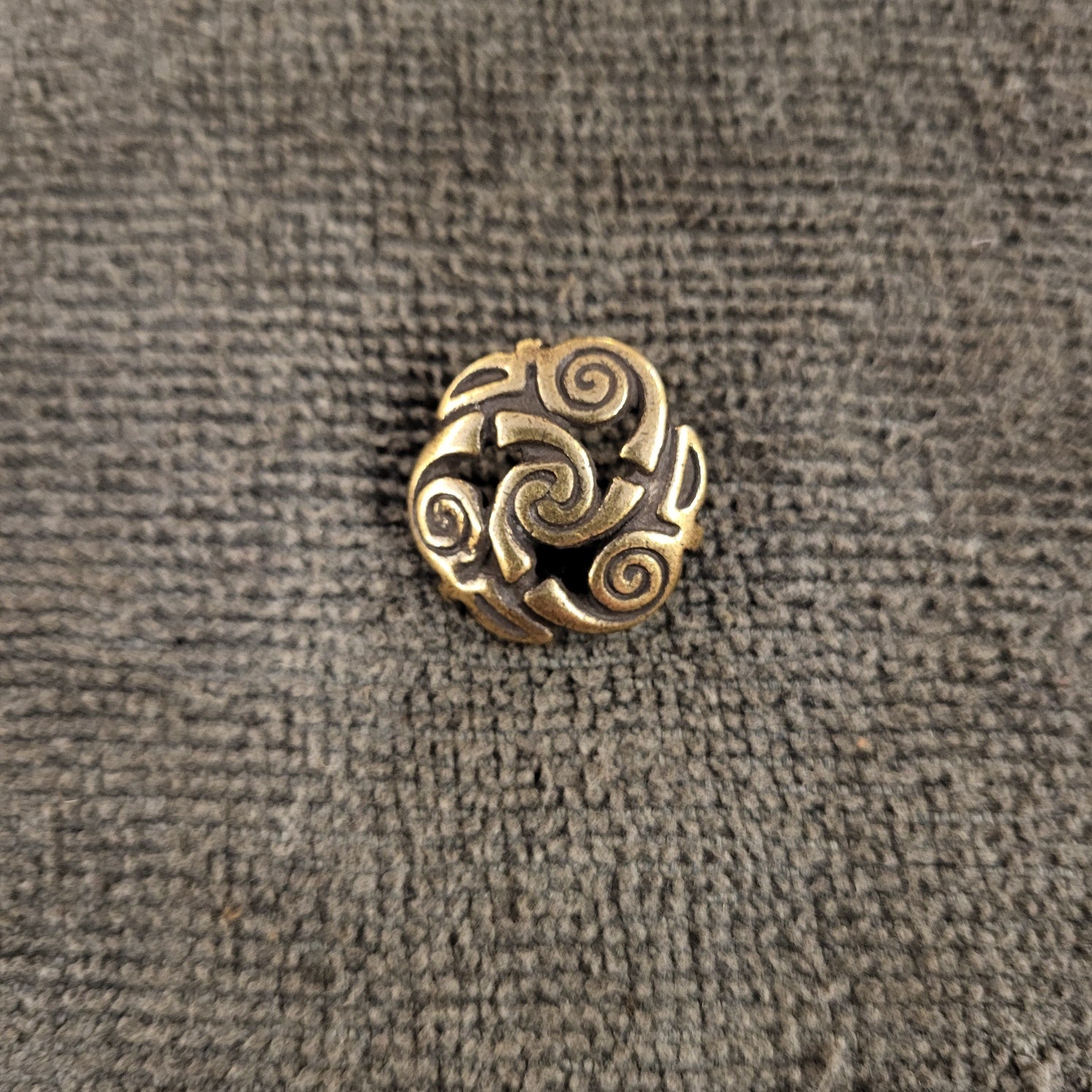 Button Celtic Triskele