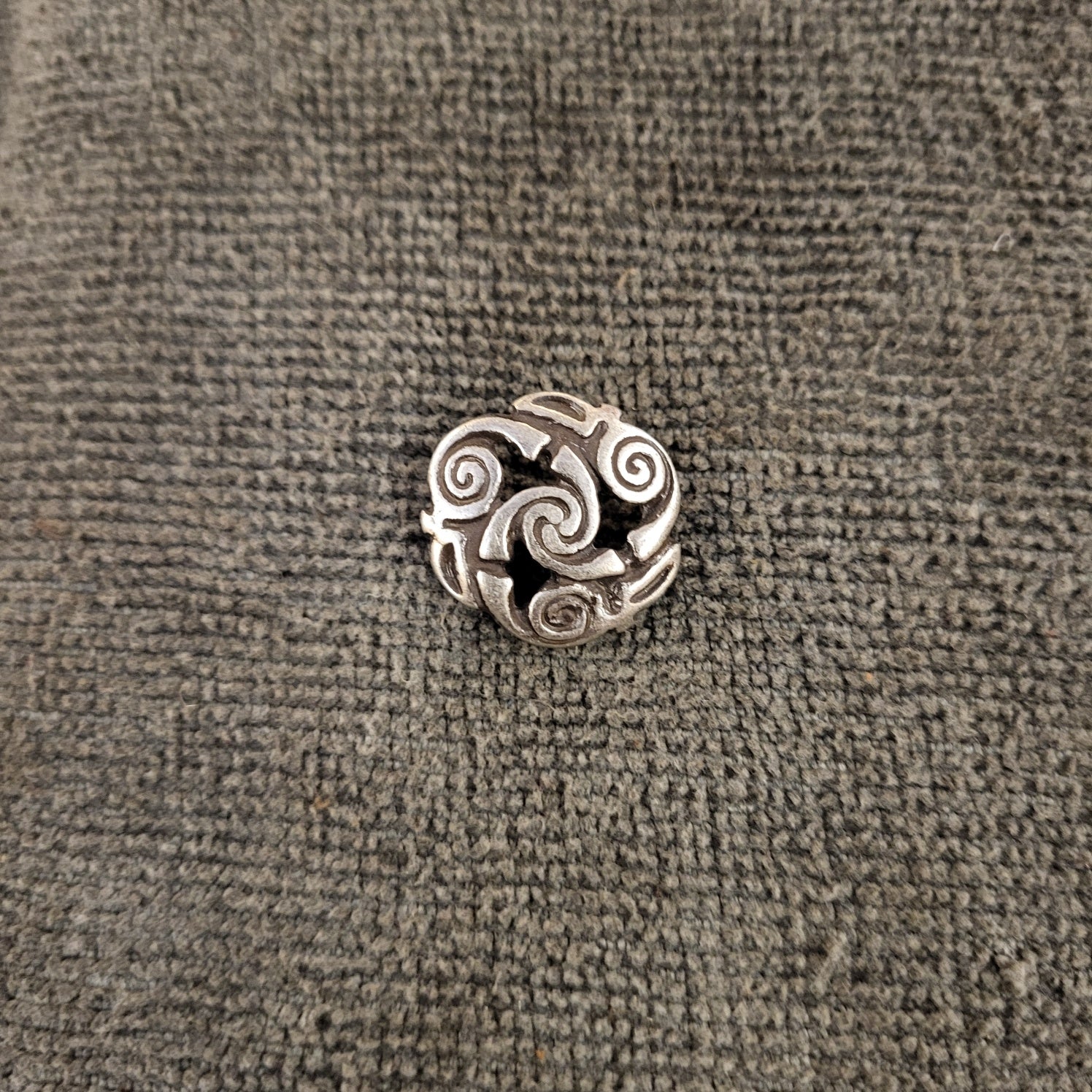 Button Celtic Triskele