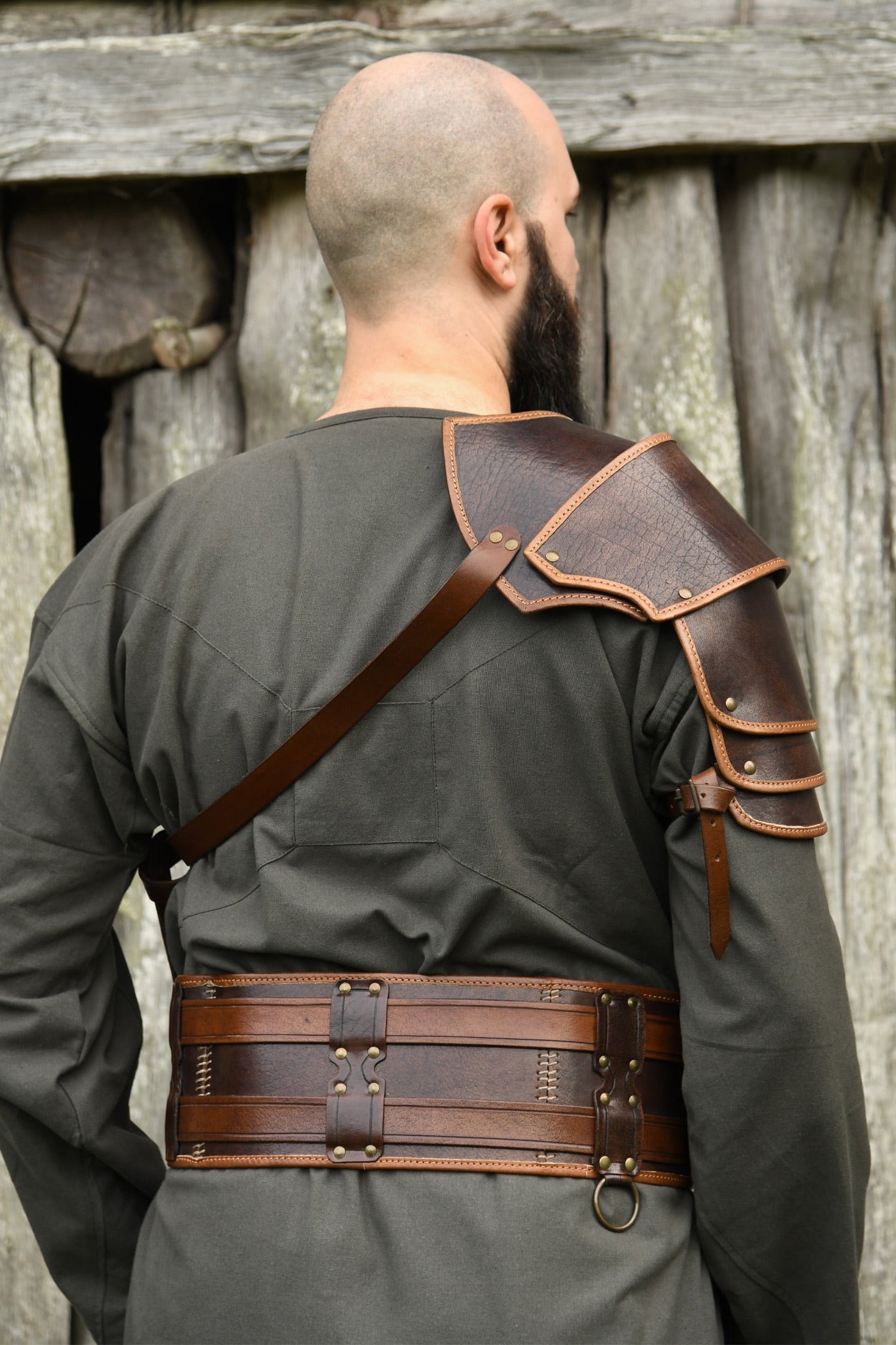 LARP Leder Schulterschutz aus Büffelleder