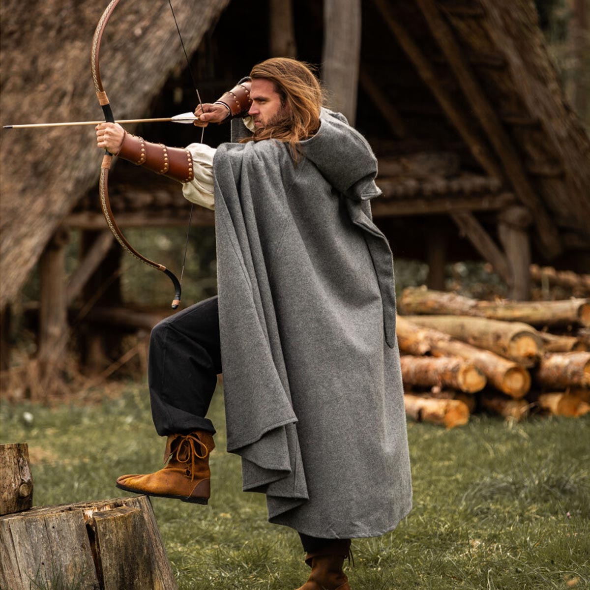LARP Umhang mit langer Kapuze aus Wolle