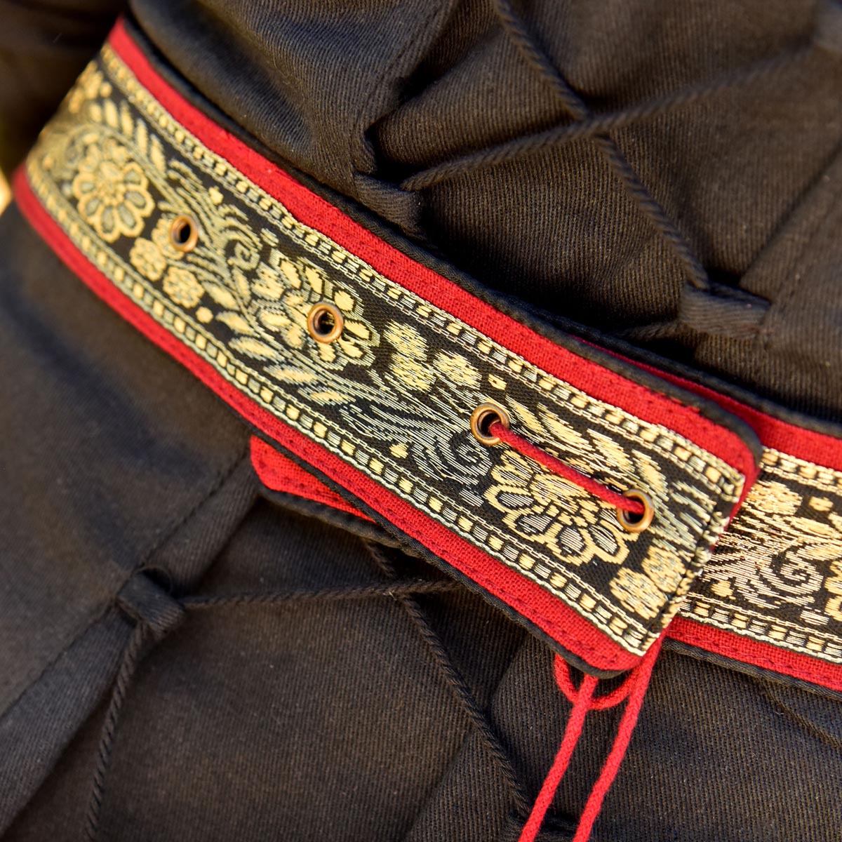 LARP Y-Belt with Trim