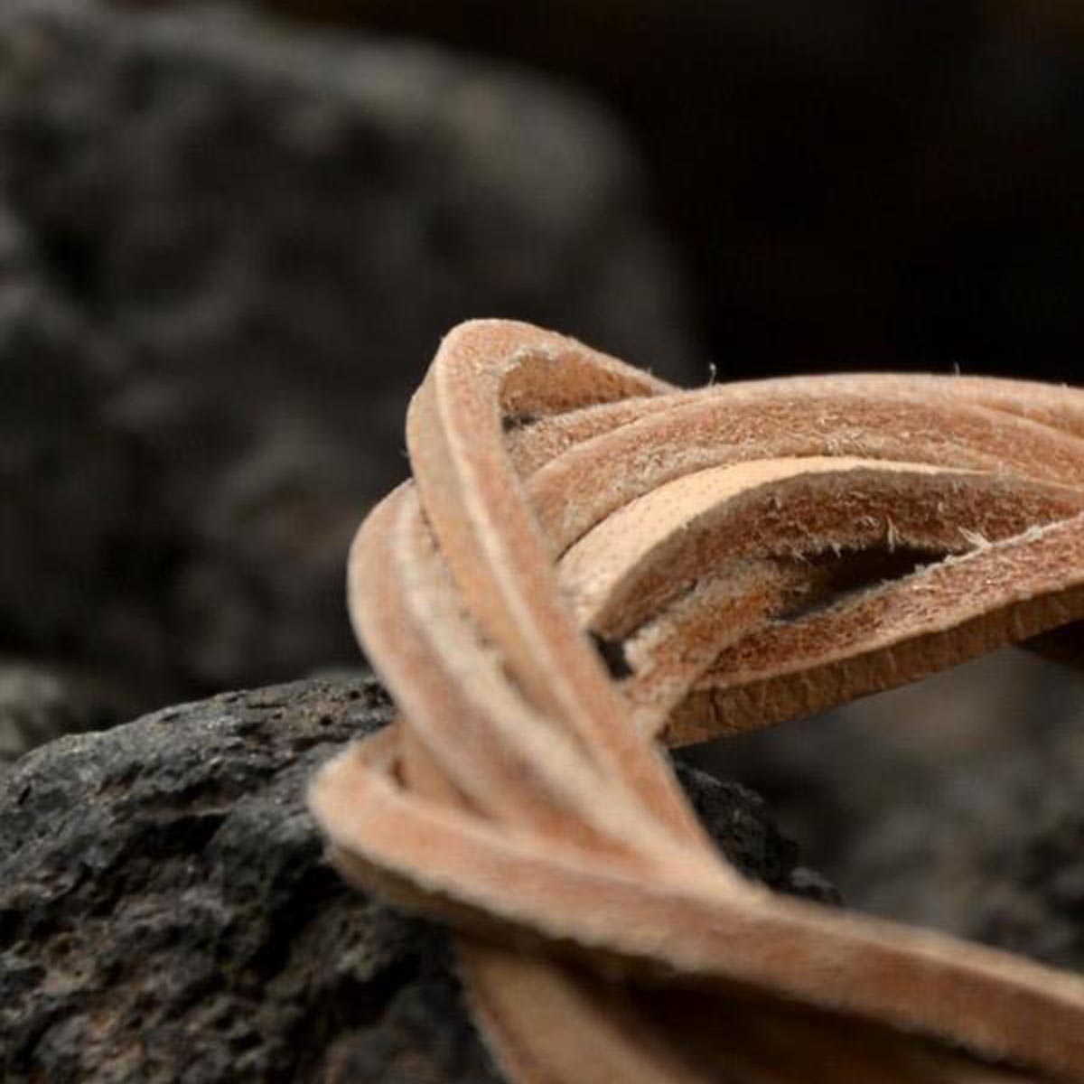Leather strap square 2.5mm x 1m