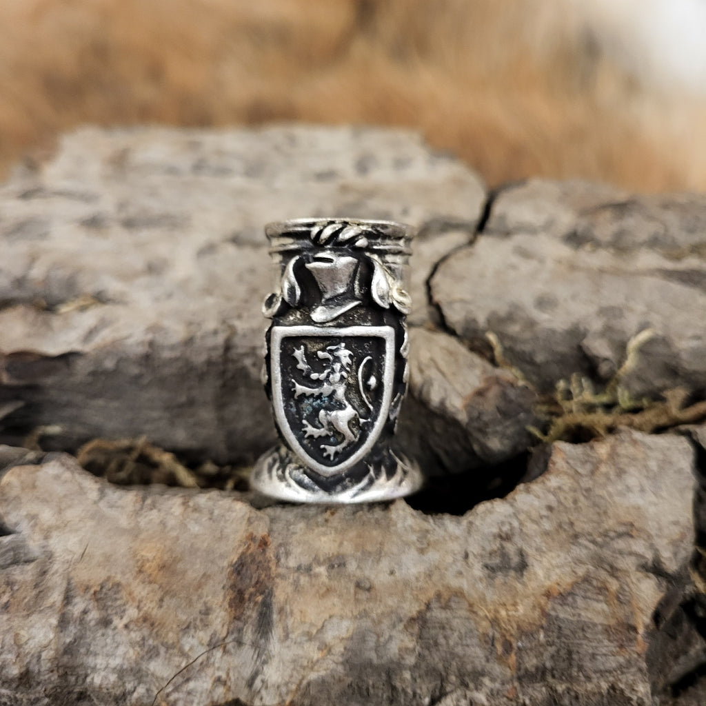 Metal stand Knight's crest Lion for quill