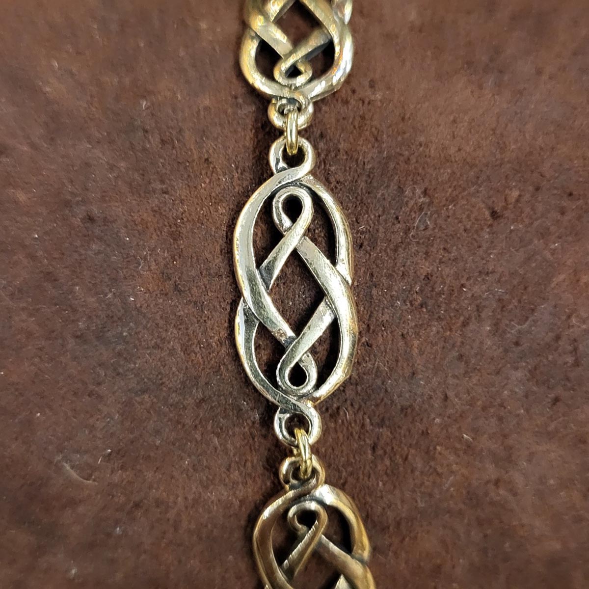 Mittelalter Armkette Knotenmuster aus Bronze