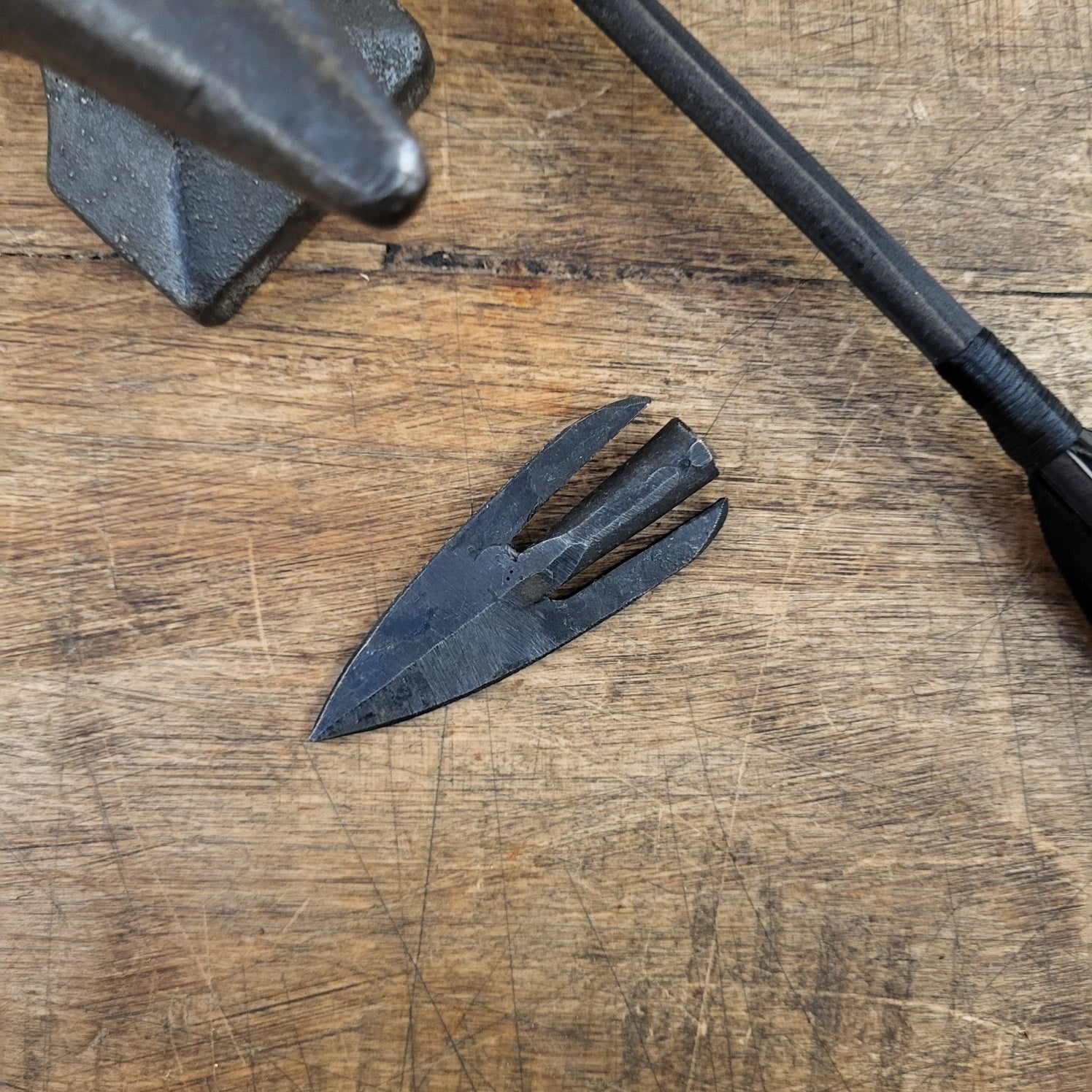 Narrow warhead with barbs - hand-forged
