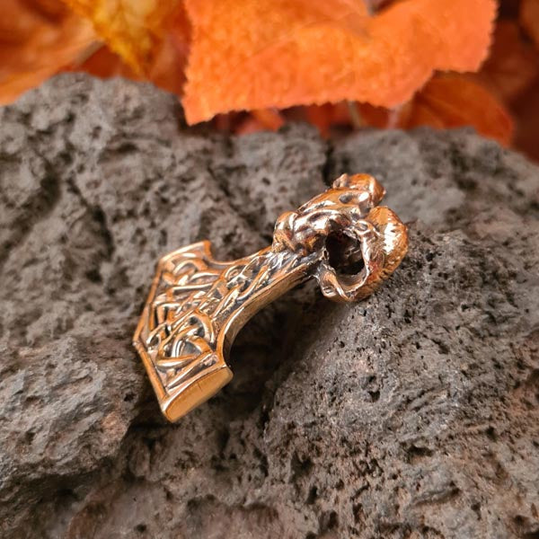 Thors Hammer mit Steinbock und Wotansknoten aus Bronze