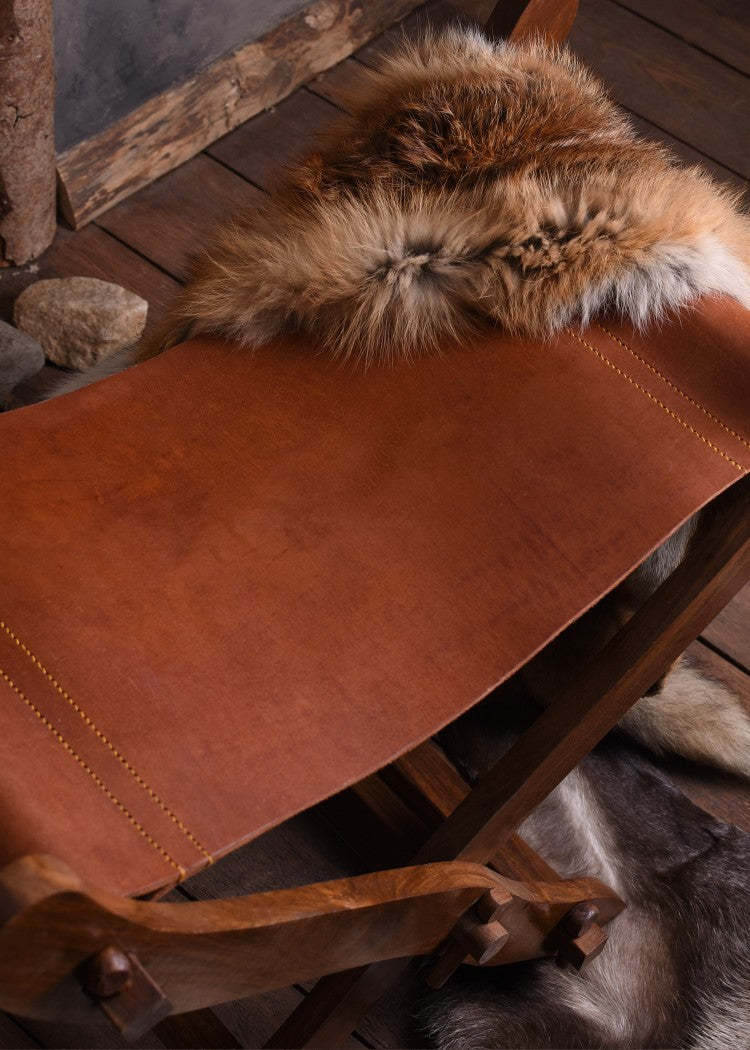 Mittelalter Scherenstuhl mit Ledersitz