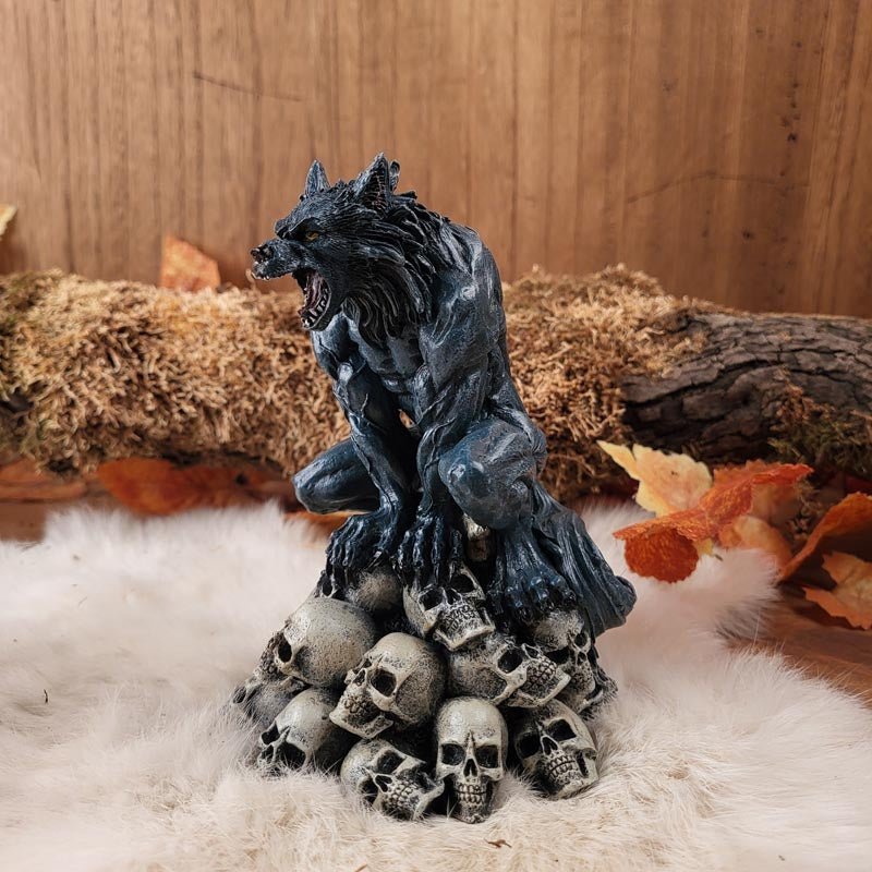 Werwolf Figur - Lykaner auf der Jagd