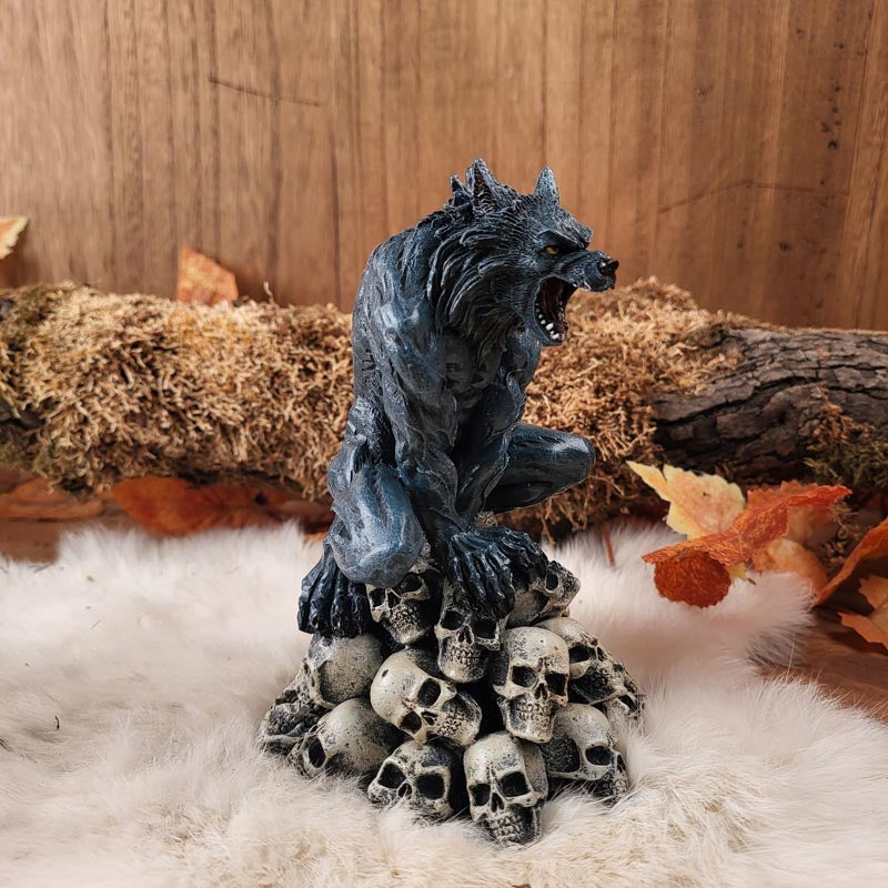Werwolf Figur - Lykaner auf der Jagd