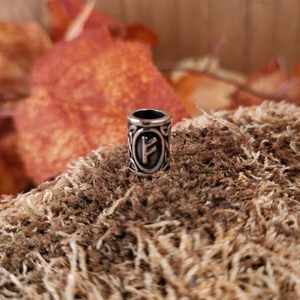 Wikinger Bartperle Rune Futhark aus Silber