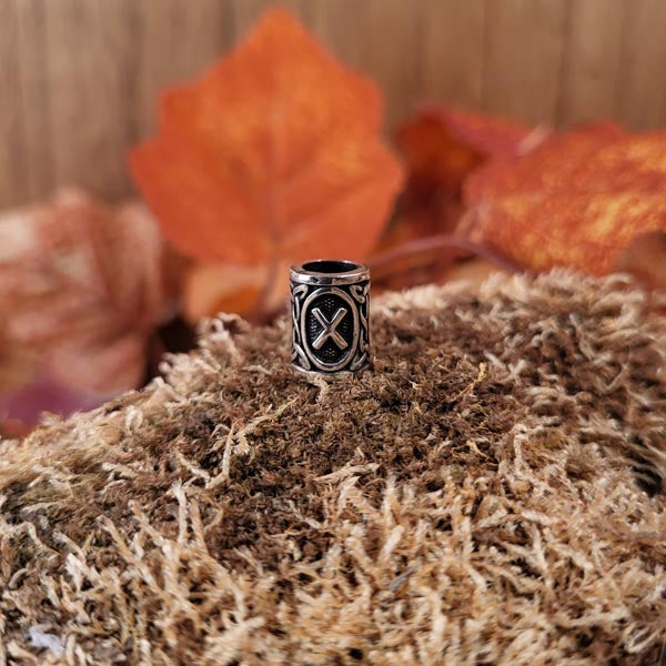 Wikinger Bartperle Rune Futhark aus Silber