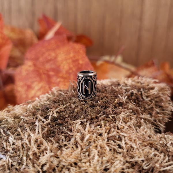 Wikinger Bartperle Rune Futhark aus Silber