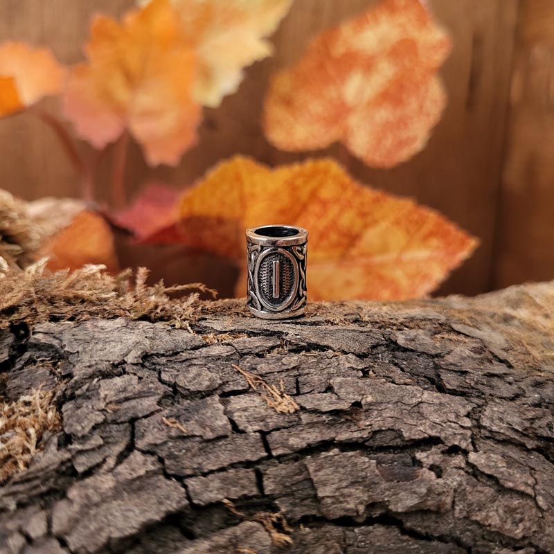Wikinger Bartperle Rune Futhark aus Silber