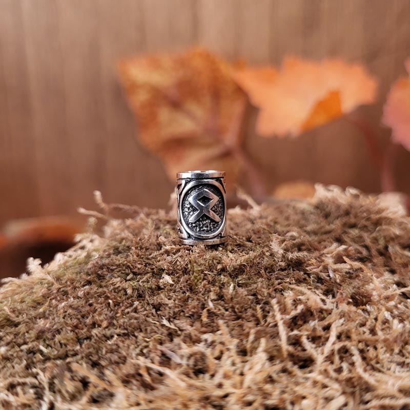 Wikinger Bartperle Rune Futhark aus Silber