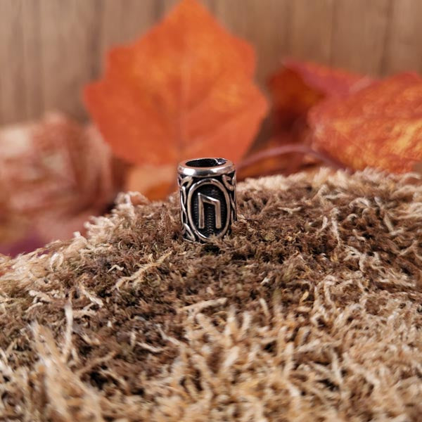 Wikinger Bartperle Rune Futhark aus Silber