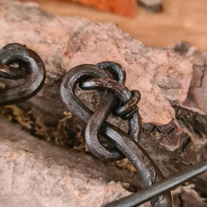 Wikinger Knotenfibel aus Stahl - handgeschmiedet