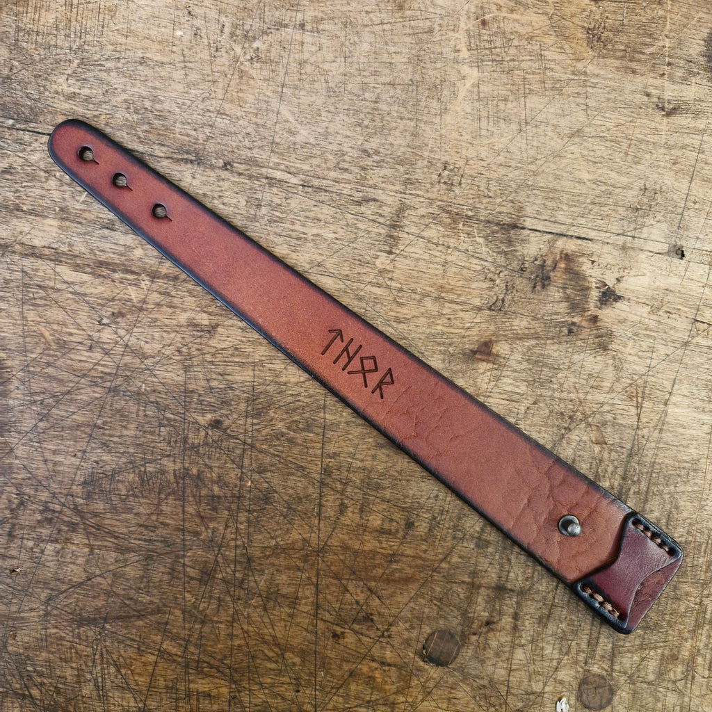 Wikinger Lederarmband mit Runeninschrift