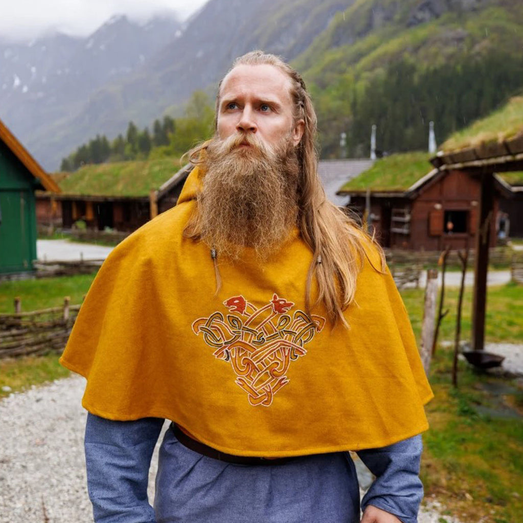 Wikinger Wollgugel mit Stickerei