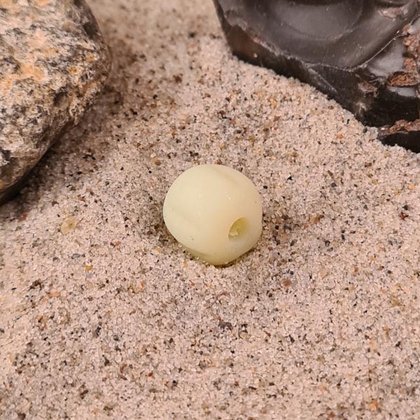 Wikinger Glasperle rohweiß in Meloneform aus Birka