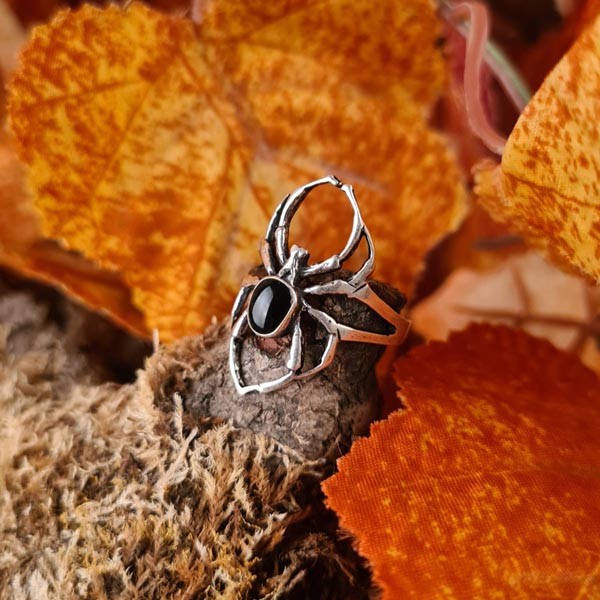 Gothic Ring Arachne mit Onyx aus Silber