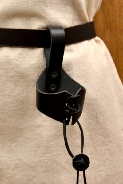 Trinkhornhalter aus Leder für LARP & Mittelalter