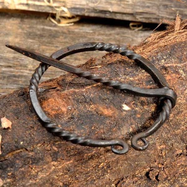 Mittelalter Ringfibel aus Stahl - handgeschmiedet