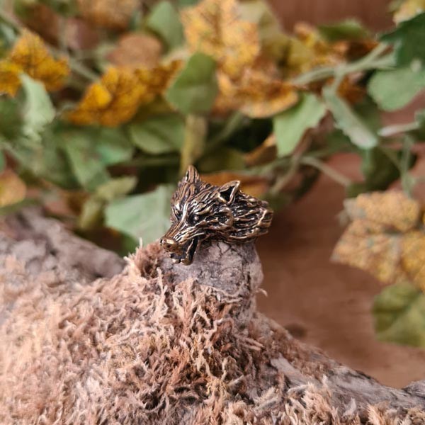 Ring Wolfskopf aus Bronze