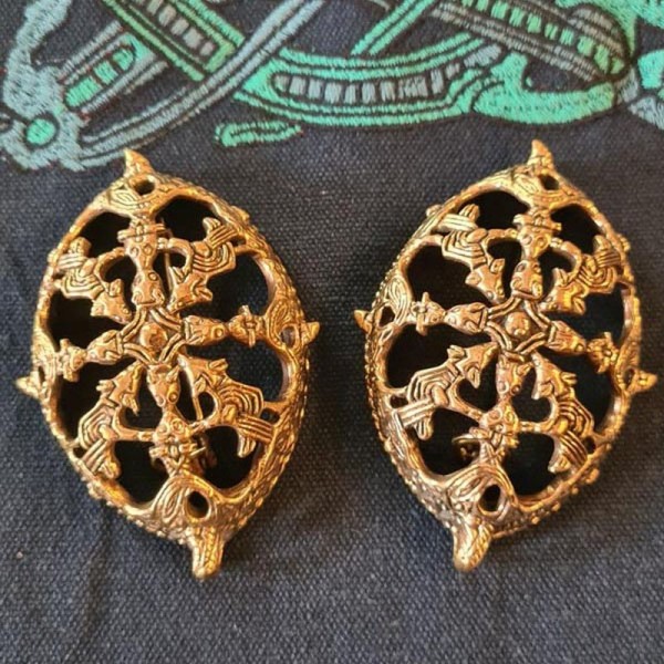 Offene Wikinger Schalenfibel Paar im Oseberg-Stil aus Bronze - Einzelstück