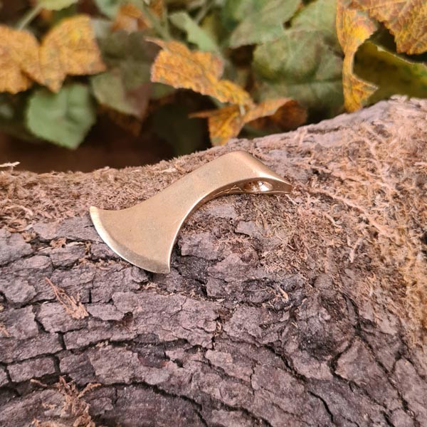 Franken Axtamulett Franziska aus Bronze