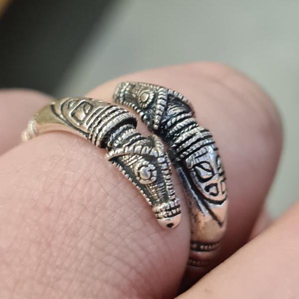 Wikinger Ring Drachenkopf aus Silber