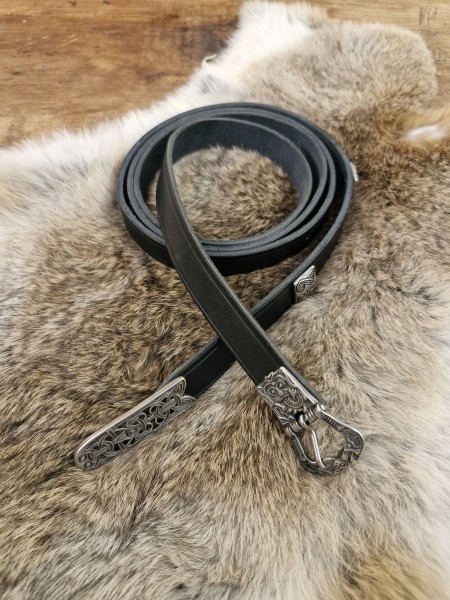 Wikinger Prachtgürtel Birka mit Endstück und Ziernieten aus Leder