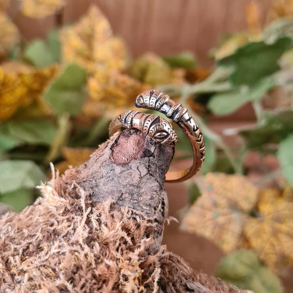 Wikinger Ring Nidhöggr aus Bronze