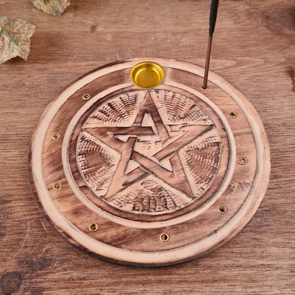Runder Räucherstäbchenhalter aus Holz