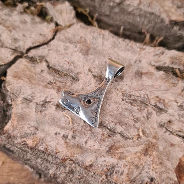 Kiewer Rus Amulett Axtkopf aus Silber